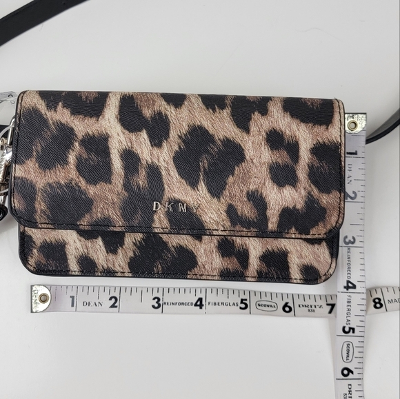 DKNY Leopard Belt Bag Wallet NEW - Picture 4 of 14